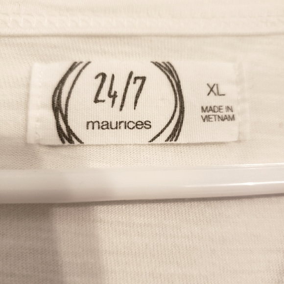 Womens size XL. White shirt with gray stripe and snap detail. 3/4 Length Sleeve. - Picture 4 of 4